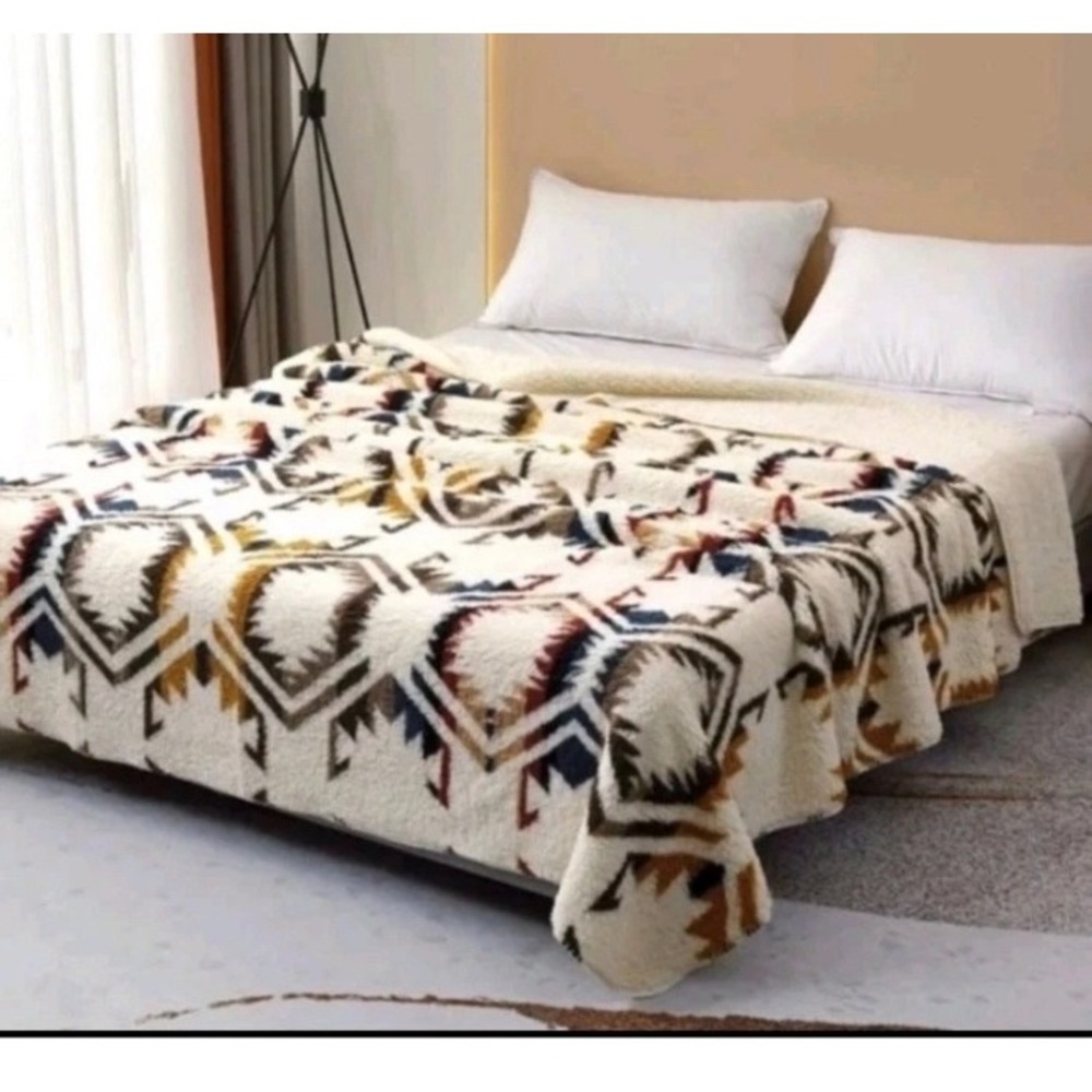 Pendleton Blanket King Cream Southwestern Sherpa Fleece Reversible Aztec